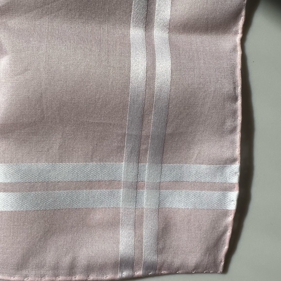Never Used Hermès Pink Cotton Handkerchief Pocket Square - Picture 4 of 9